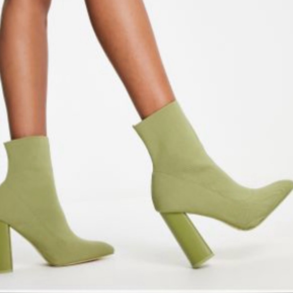 NWT Public Desire Exclusive Wide Fit Loyal Heel Sock Boots in Olive Knit - Picture 3 of 11